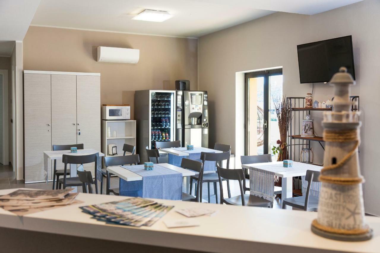 Riviera Hub Affittacamere Cisano sul Neva